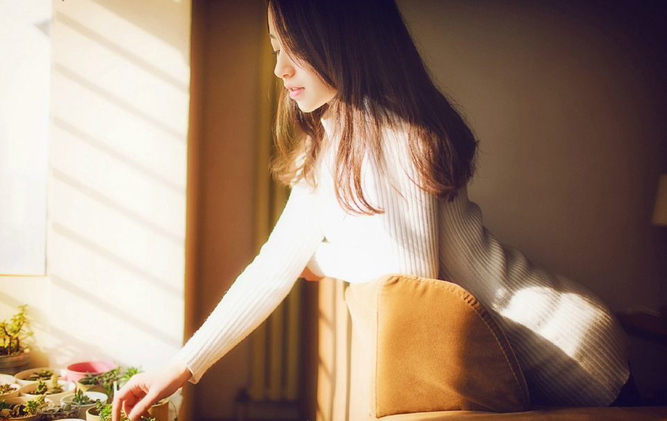 我相信，真正在乎我的人是不会被别人抢走的，无论是友情，还是爱情。——三毛